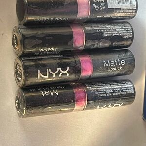 4 NYX Matte Lipstick MLS02 SHOCKING PINK unsealed NWOB